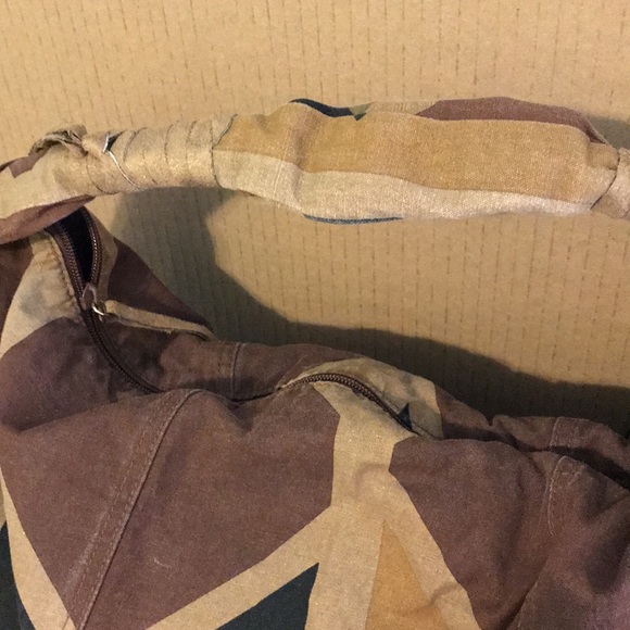 Large Print Pattern Hobo Bag - Picture 8 of 10